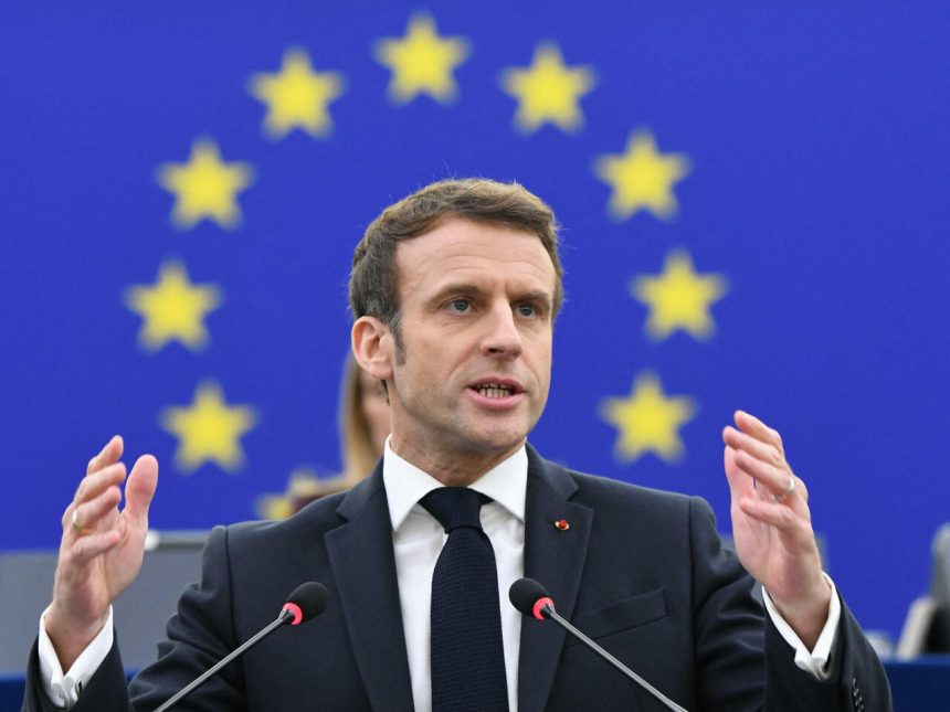 Emmanuel Macron refuse de soutenir la saisie des avoirs russes